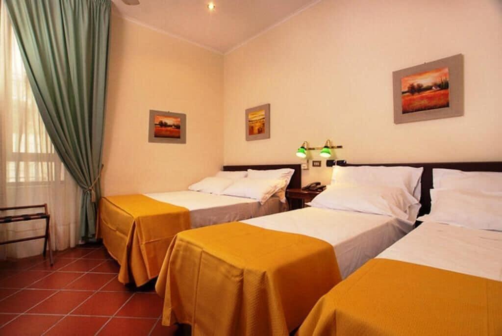 Hotel Toledo เนเปิลส์ ภายนอก รูปภาพ