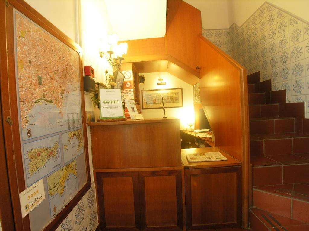 Hotel Toledo เนเปิลส์ ภายนอก รูปภาพ