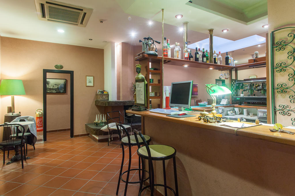 Hotel Toledo เนเปิลส์ ภายนอก รูปภาพ