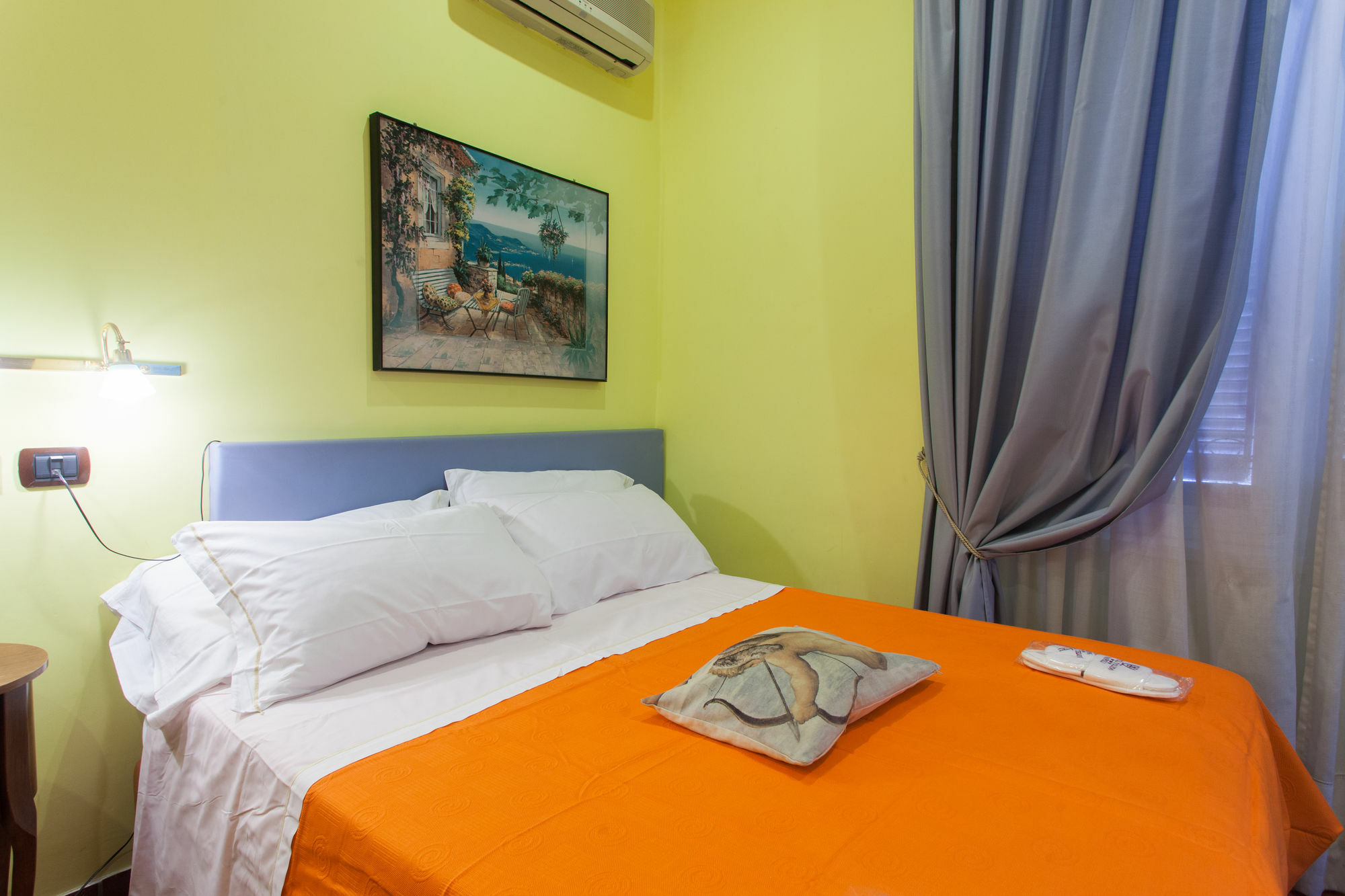 Hotel Toledo เนเปิลส์ ภายนอก รูปภาพ